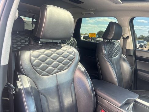 Used 2021 Hyundai Palisade Limited image 19