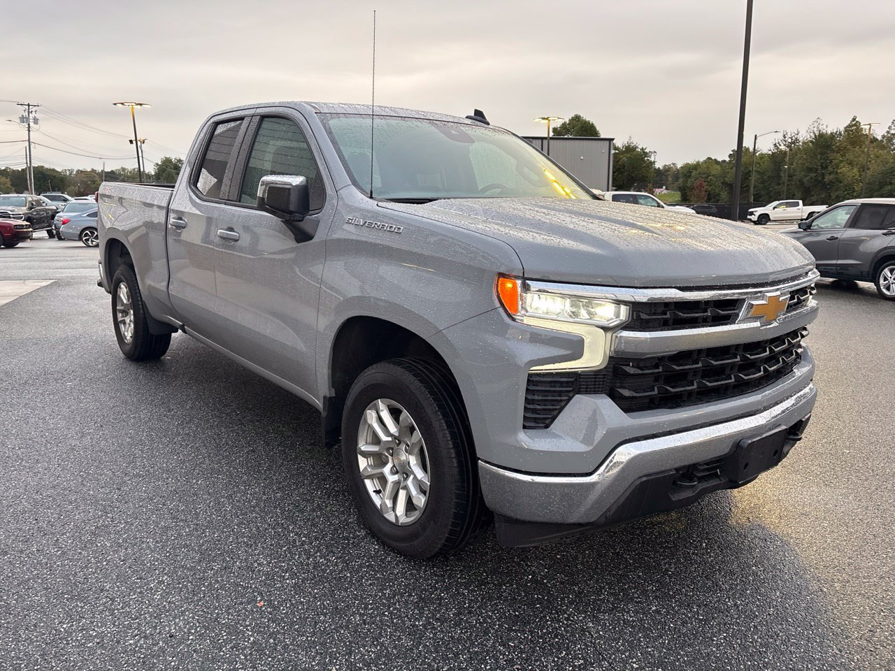 Used 2024 Chevrolet Silverado 1500 LT AWD/4WD image 11