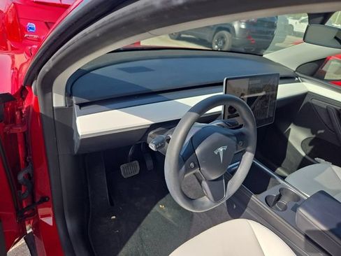 Used 2023 Tesla Model Y Long Range AWD/4WD image 6