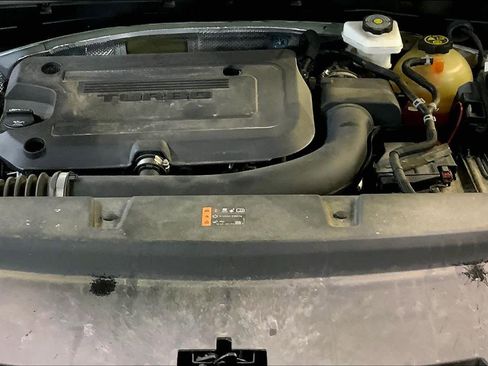 Used 2023 Buick Envision Essence image 32