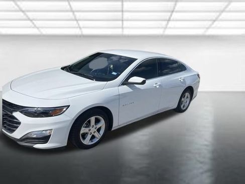 Used 2025 Chevrolet Malibu LS FWD image 1