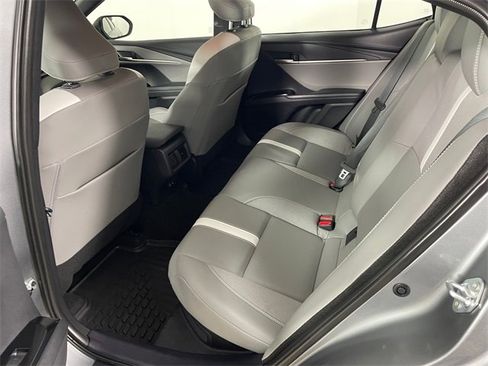 Used 2025 Toyota Camry SE image 17
