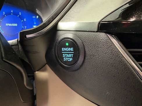 Certified 2021 Ford Escape Titanium image 23