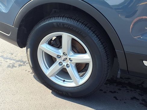 Used 2019 Ford Explorer XLT w/ Equipment Group 202A FWD image 30