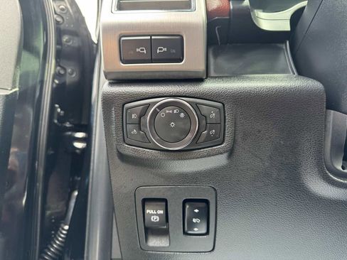 Used 2018 Ford F150 Platinum w/ Technology Package AWD/4WD image 10