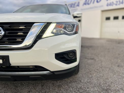 Used 2018 Nissan Pathfinder S image 38