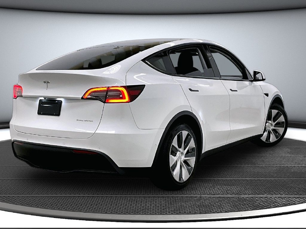Used 2021 Tesla Model Y Long Range AWD/4WD image 6