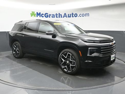 Used 2025 Chevrolet Traverse High Country w/ LPO, Floor Liner Package AWD/4WD image 2