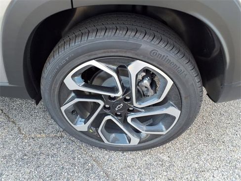 New 2025 Chevrolet Trax RS w/ Driver Confidence Package image 19