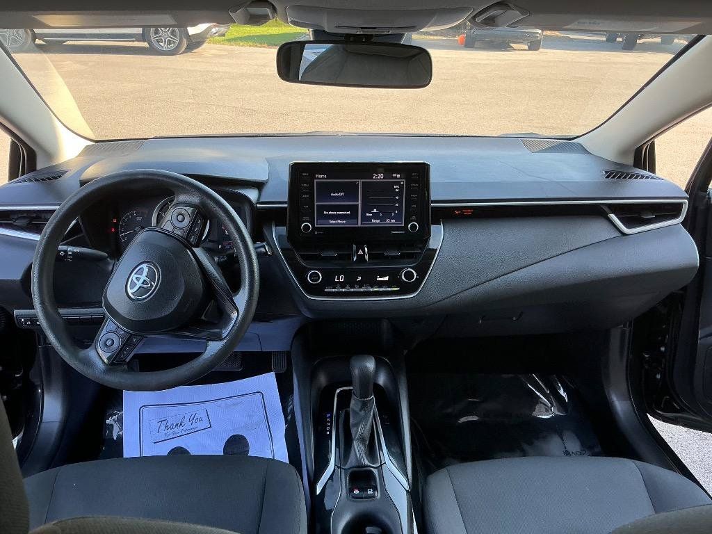 Used 2022 Toyota Corolla LE FWD image 12
