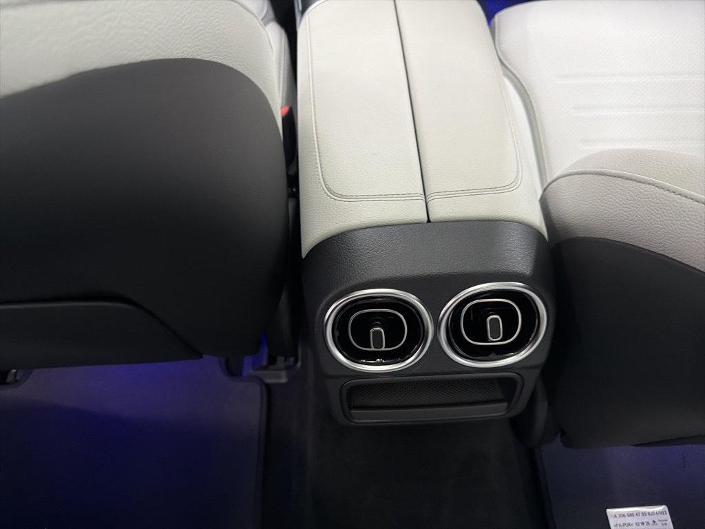 Used 2026 Mercedes-Benz C 300 Sedan image 22