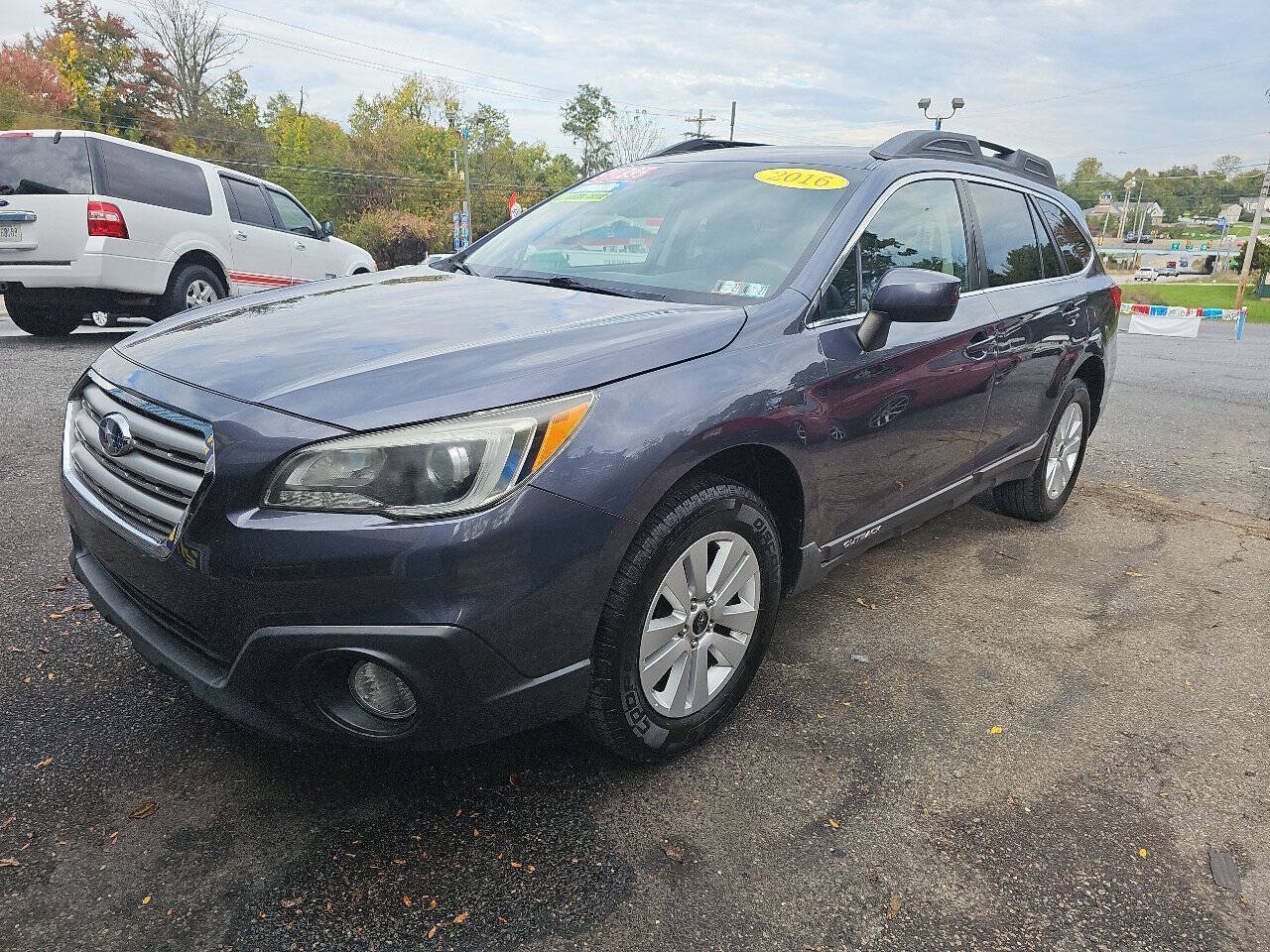 Used 2016 Subaru Outback 2.5i Premium AWD/4WD image 2