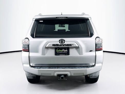 Used 2016 Toyota 4Runner SR5 image 7