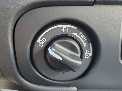 New 2026 Nissan Frontier SV w/ All-Weather Content Package AWD/4WD image 32