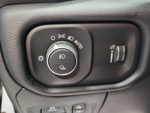 Used 2021 RAM 1500 Big Horn AWD/4WD image 37