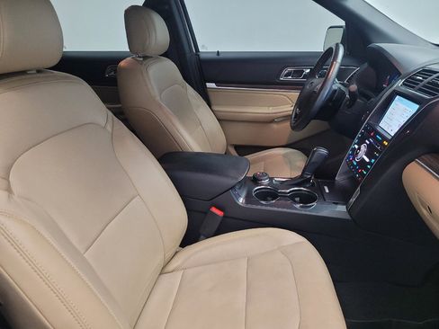 Used 2017 Ford Explorer Limited AWD/4WD image 21