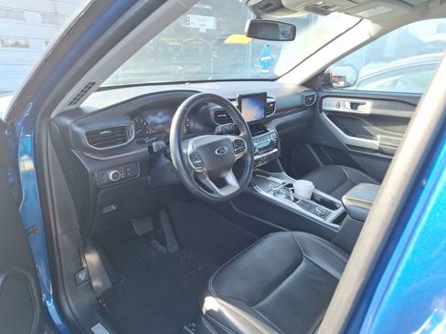 Used 2021 Ford Explorer Limited w/ Equipment Group 301A image 7