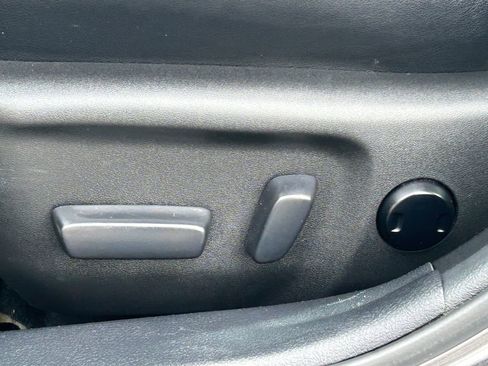 Used 2017 Toyota Camry SE image 24