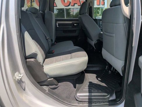 Used 2020 RAM 1500 Classic SLT w/ Luxury Group RWD image 8