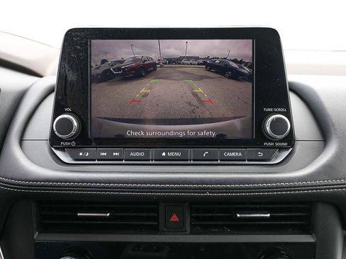 Used 2023 Nissan Rogue SV AWD/4WD image 18