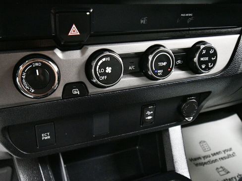 Certified 2019 Toyota Tacoma SR image 21