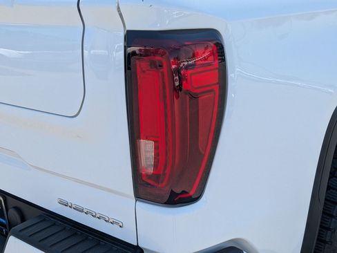 Certified 2023 GMC Sierra 1500 Denali w/ Technology Package AWD/4WD image 12
