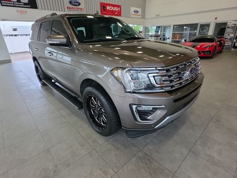 Used 2019 Ford Expedition Limited w/ Equipment Group 301A AWD/4WD image 6