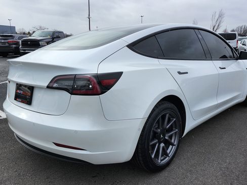 Used 2021 Tesla Model 3 Standard Range Plus image 17