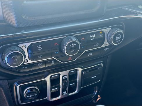 Used 2021 Jeep Wrangler Unlimited Sport image 14