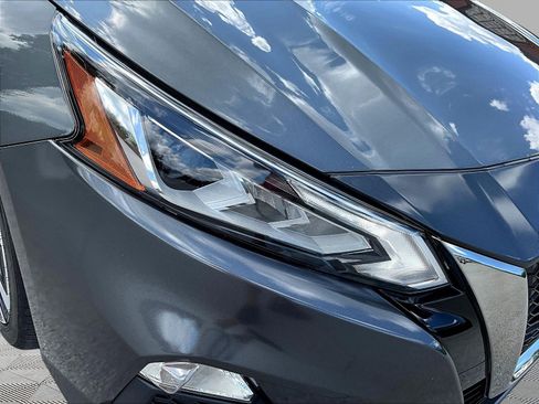 Certified 2022 Nissan Altima 2.5 SR FWD image 31
