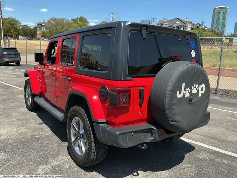 Used 2018 Jeep Wrangler Unlimited Sahara w/ Cold Weather Group AWD/4WD image 5