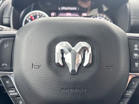 Used 2025 RAM 1500 Laramie image 29