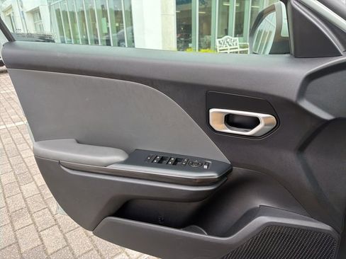 Used 2025 Kia K4 LXS image 14