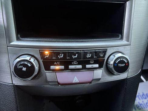 Used 2011 Subaru Outback 2.5i AWD/4WD image 21