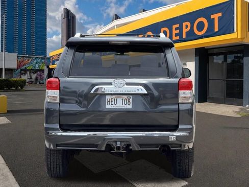 Used 2013 Toyota 4Runner SR5 AWD/4WD image 4