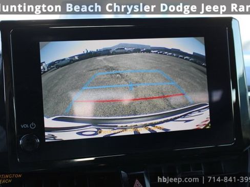 Used 2025 Toyota Corolla SE image 25