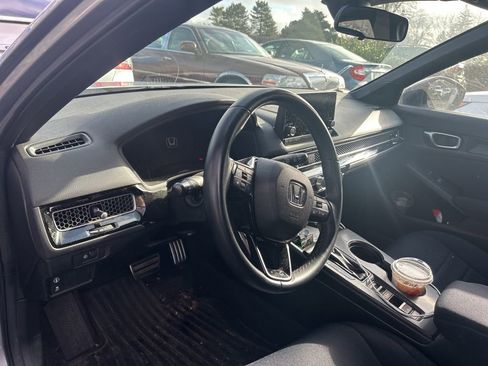 Used 2023 Honda Civic Sport image 4