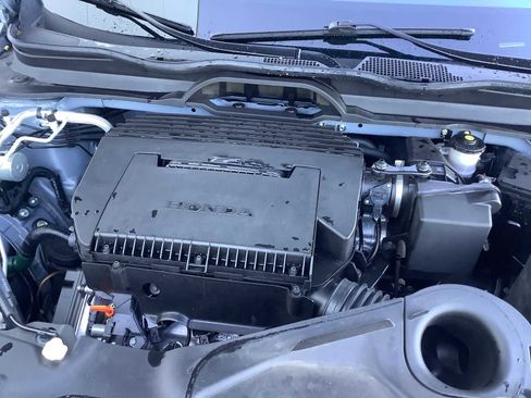 Used 2025 Honda Pilot Touring image 8