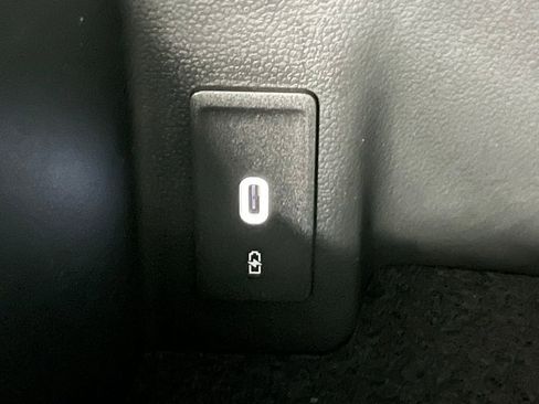 New 2025 Volkswagen Atlas SE image 14