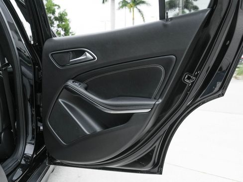 Used 2020 Mercedes-Benz GLA 250 4MATIC image 36