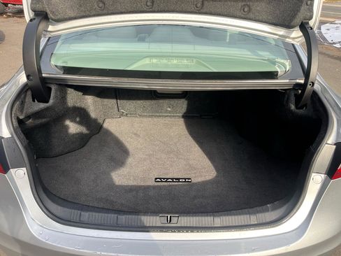 Used 2016 Toyota Avalon XLE Premium image 22