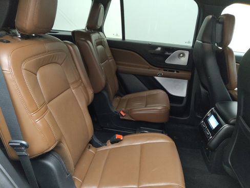 Used 2021 Lincoln Aviator Reserve w/ Equipment Group 202A AWD/4WD image 19