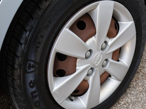 Used 2009 Kia Rio LX FWD image 31