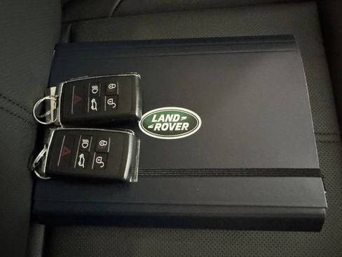 Used 2026 Land Rover Range Rover Velar S AWD/4WD image 31