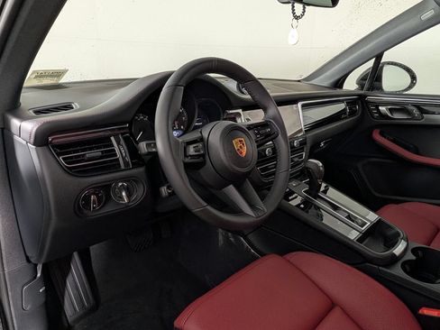 New 2026 Porsche Macan AWD/4WD image 4