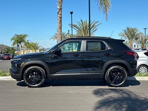 New 2026 Chevrolet TrailBlazer LT w/ Midnight Edition FWD image 7
