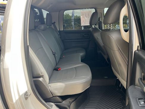 Used 2020 RAM 1500 Tradesman w/ Chrome Appearance Group image 22