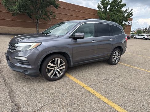Used 2018 Honda Pilot Touring image 30