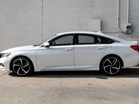 Used 2018 Honda Accord Sport image 10