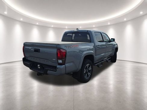 Used 2019 Toyota Tacoma TRD Sport AWD/4WD image 8